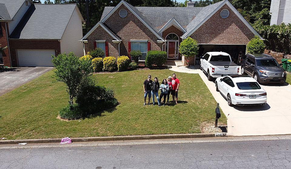 1st image of 405 Saddle Bridge Dr