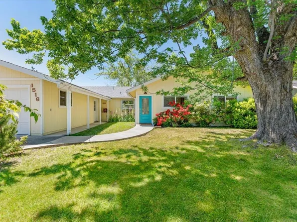 1516 Frederick St, Mount Shasta, CA 96067