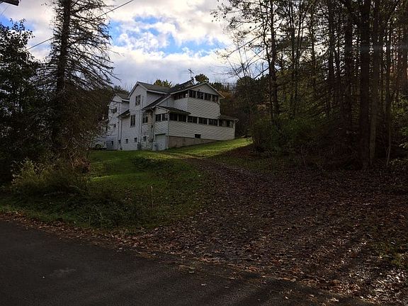 3rd image of 34 Ketchum Rd
