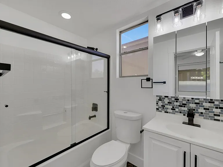 56 Ashby Hills Ct — Photo 17