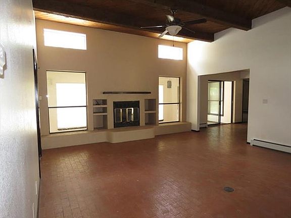 2nd image of 3304 Calle De Daniel NW
