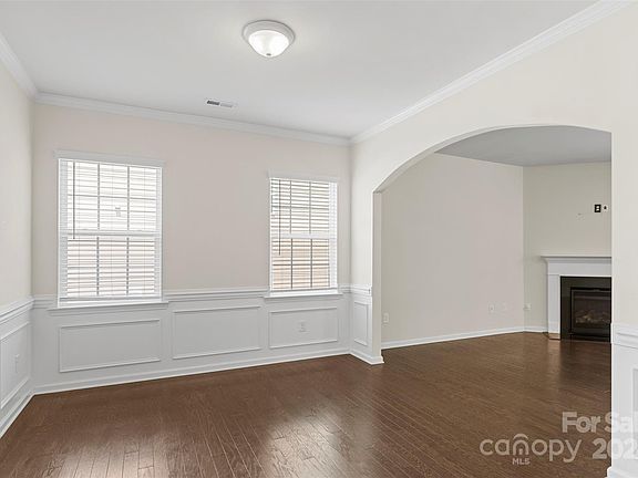4th image of 16327 Palisades Commons Dr