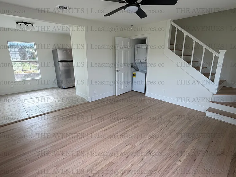 305 N Oak Cliff Blvd — Photo 17
