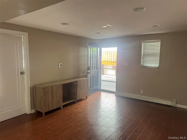 657 E Penn St — Photo 2