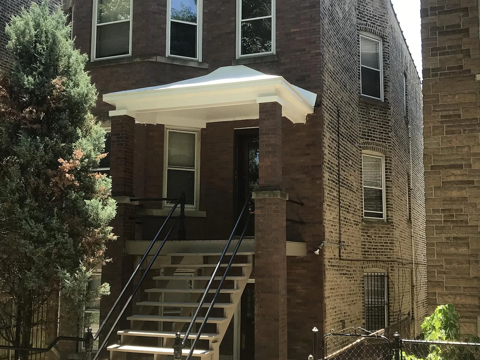 2 bed, 1000 sqft, $2,400 — Photo 1