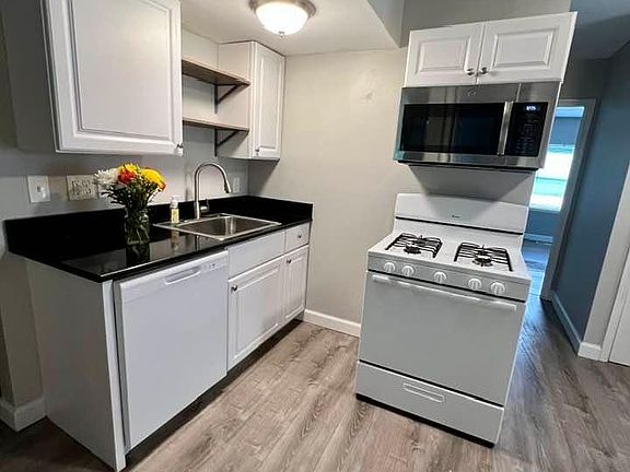5th image of 2754 McCausland Ave