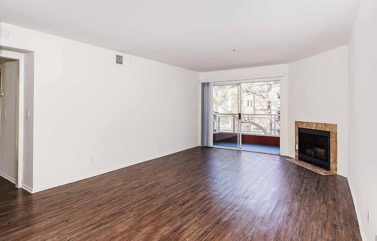 Marlon Manor — Photo 1