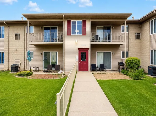 10077 Allen Pointe Dr, Allen Park, MI 48101