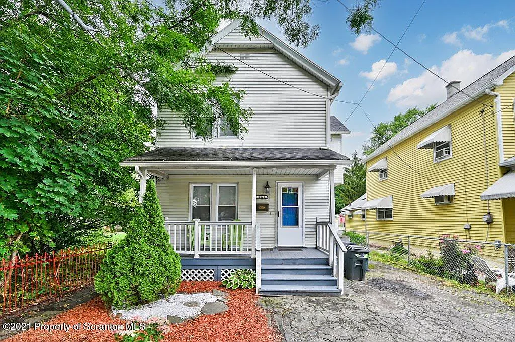 1543 Von Storch Ave photo 1