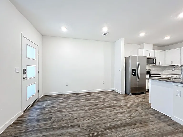 231 Dapper Ct — Photo 18