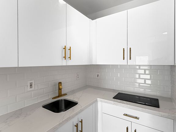 4th image of 5401 Fillmore St #1