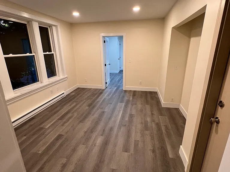 689 Main St #2 — Photo 7