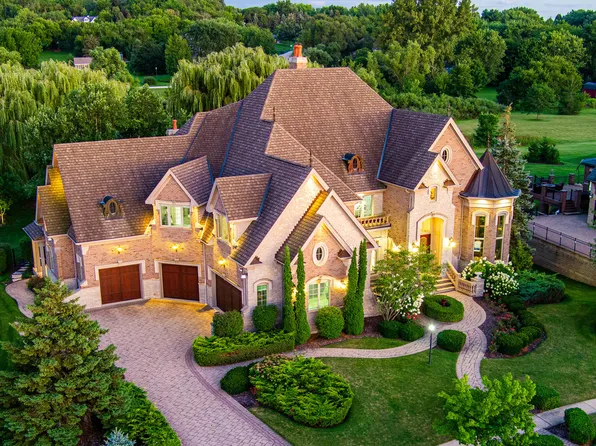 5N155 Prairie Rose Dr, St Charles, IL 60175