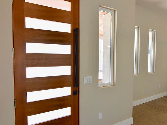 4th image of 414 N Heritage Point Pl