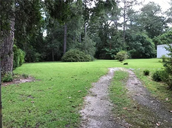 30007 East St, Lacombe, LA 70445