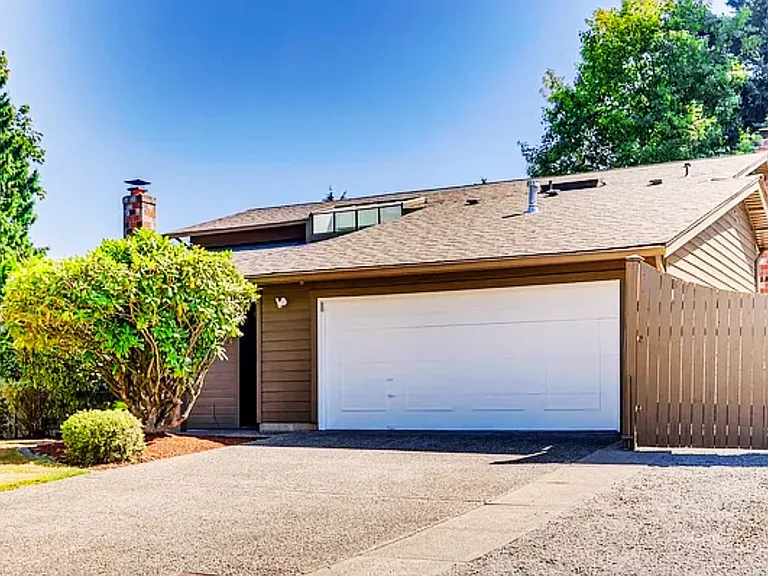10931 SE 183rd Ct — Photo 3