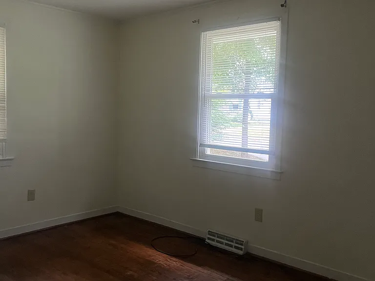 1204 Rosewood St — Photo 4