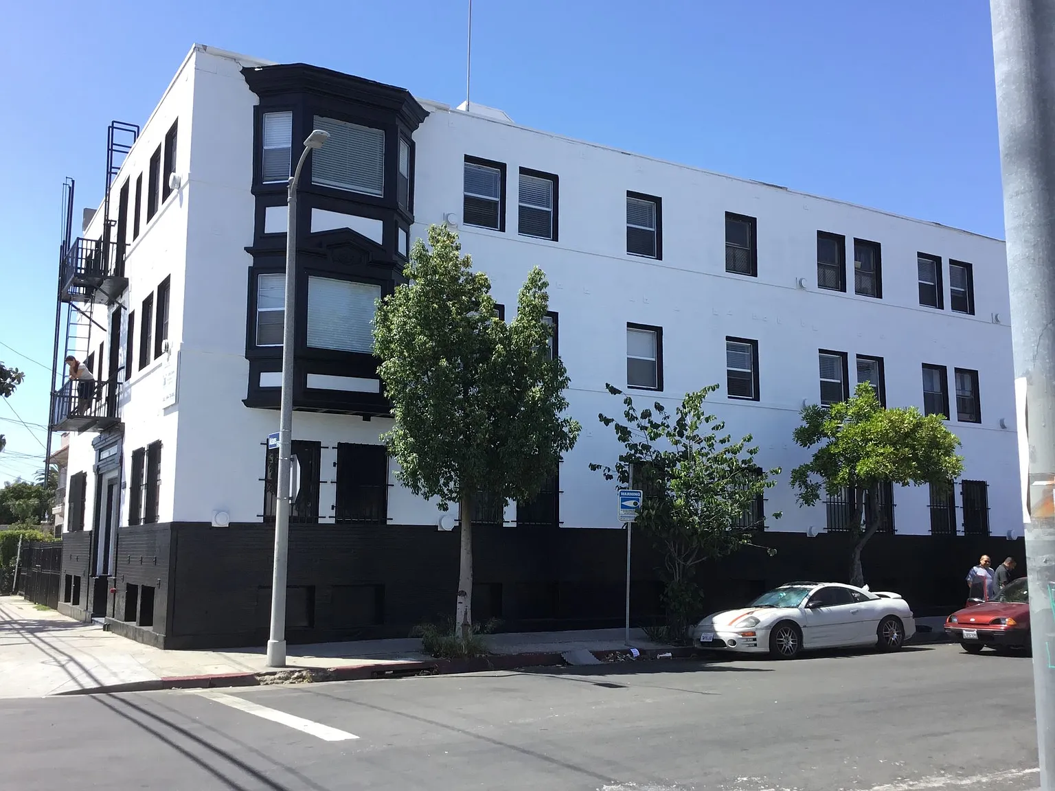 Catalina Court — Photo 2