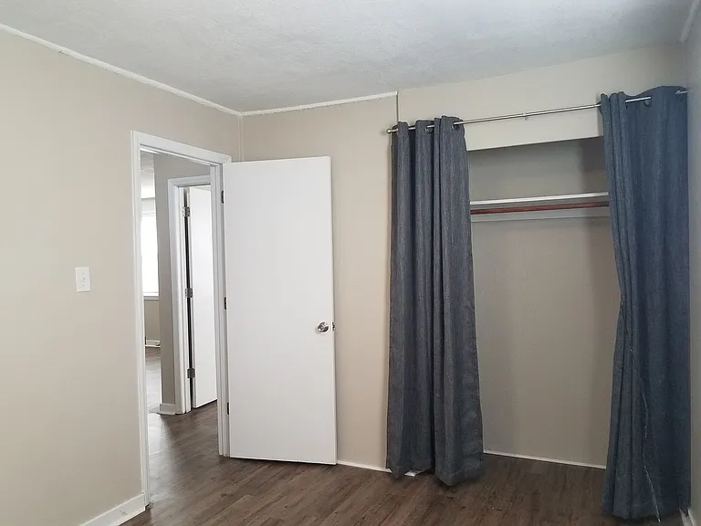 1217 Davis St — Photo 4