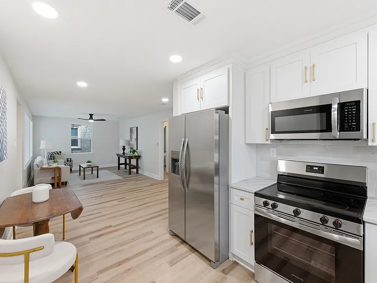 110 Jules Ave — Photo 6