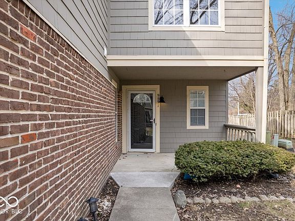 2nd image of 9571 Aberdare Dr