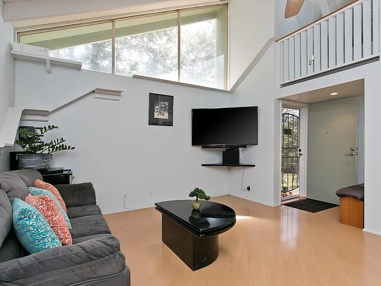 94-521 Makohilani St #1008 — Photo 5