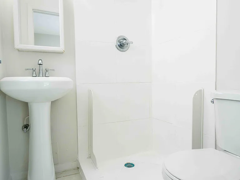 666 NE 80th St #6 — Photo 14