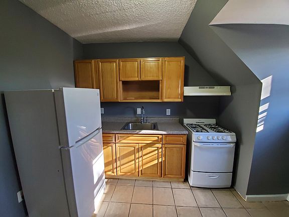 4th image of 104 4th Ave Floor 3