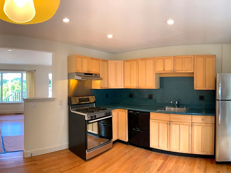 450 Loma Vista Ter — Photo 6