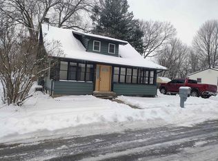 401 N 3rd St, Pierceton, IN