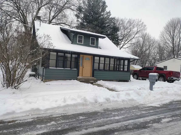 401 N 3rd St, Pierceton, IN 46562
