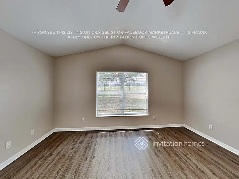 723 Berwick Dr — Photo 7