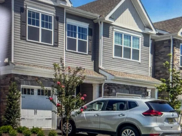 25 Chapel Ln, Wall, NJ 07753