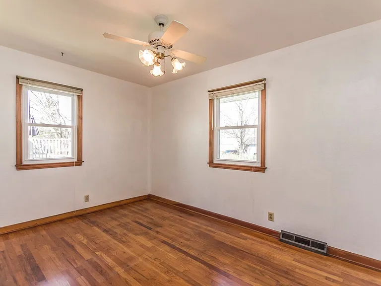 7390 Southview Dr — Photo 8