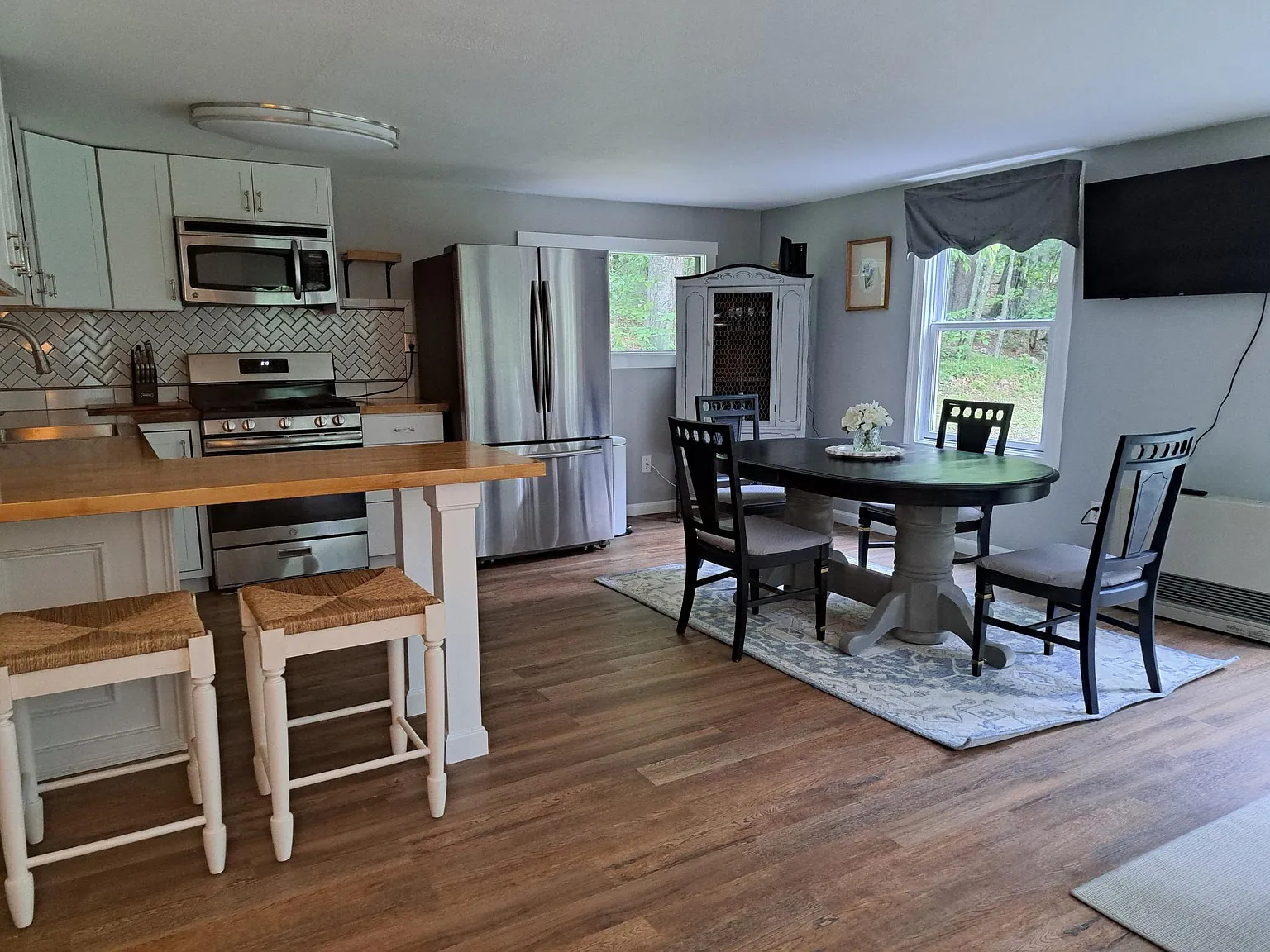 414 Blueberry Ln — Photo 3