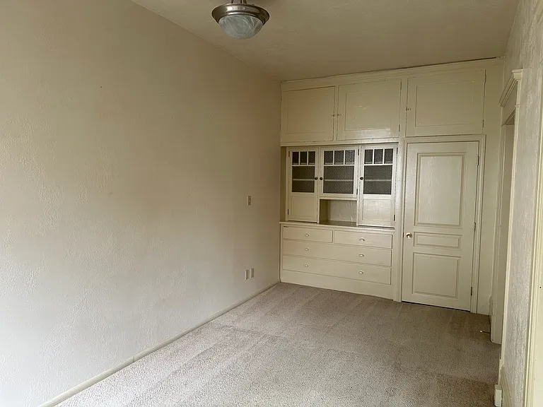 1303 W Hays St — Photo 6