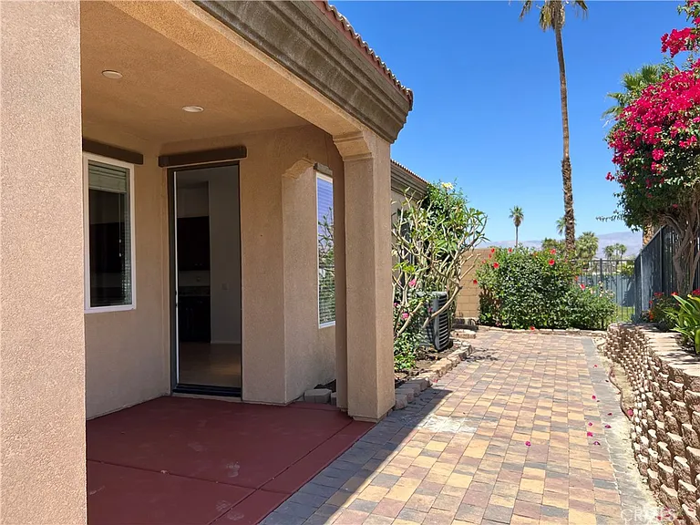 77184 California Dr — Photo 32