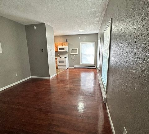 3rd image of 103 S Green St #2