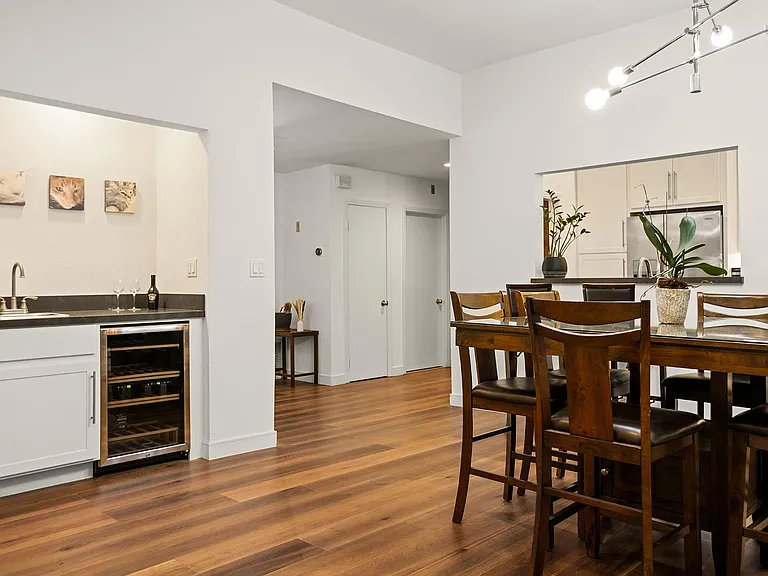 1880 Veteran Ave #105 — Photo 14