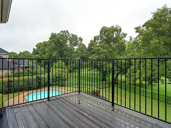 3rd image of 703 Potomac Pl