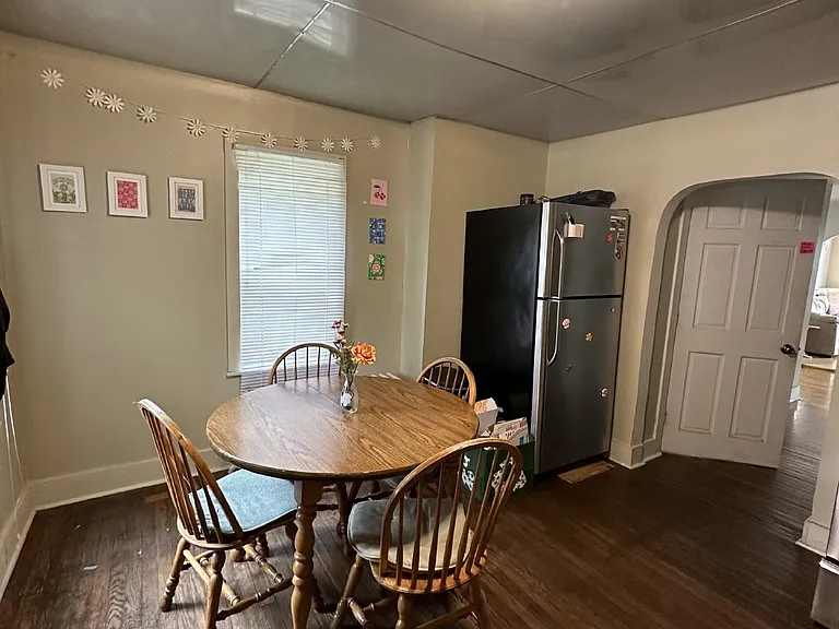 904 1st Ave — Photo 3