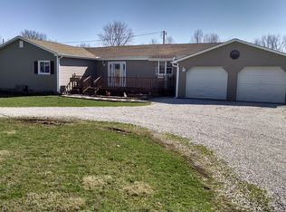 419 W Wall St, Shelburn, IN
