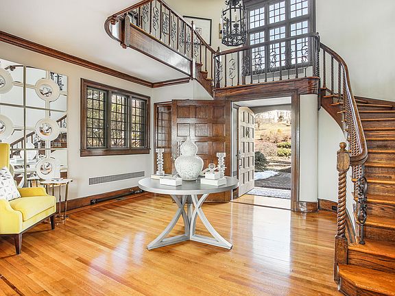 Dramatic Entry Foyer