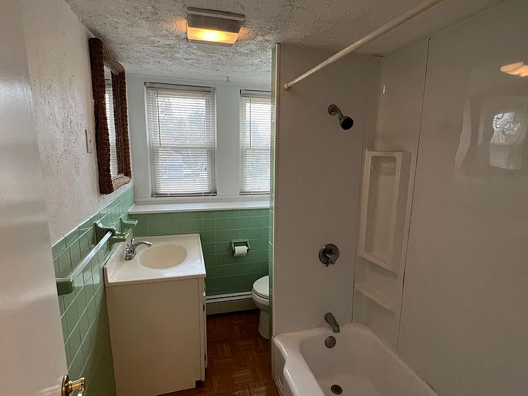 122 Lafayette Rd — Photo 24