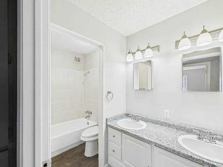 Eagle Rock Apartments — Photo 8