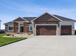 6833 Sunrise Point, Horace, ND 58047