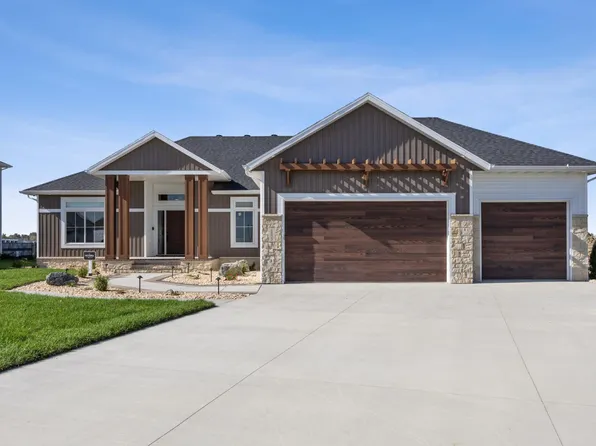 6833 Sunrise Point, Horace, ND 58047