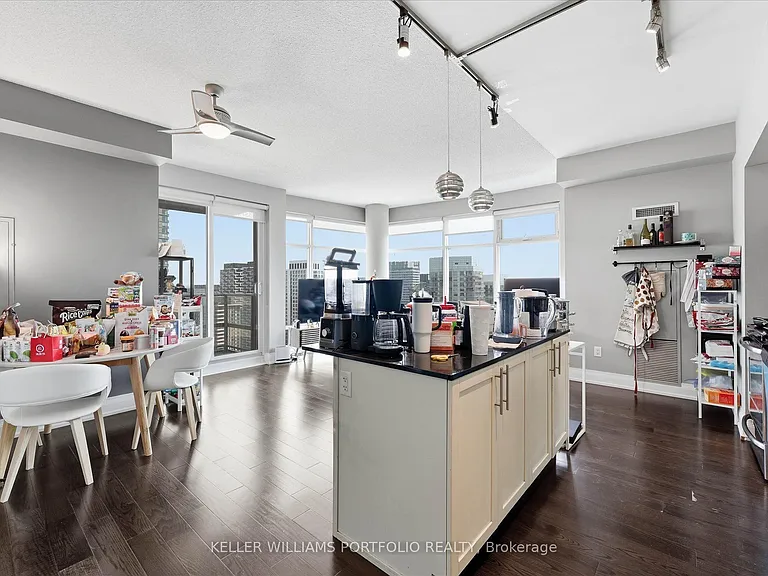 2191 Yonge St #4111 — Photo 15