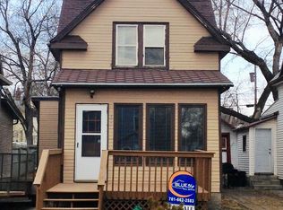 905 3rd St NE, Devils Lake, ND 58301