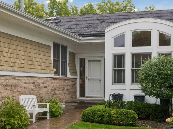 740 Widsten Cir, Wayzata, MN 55391